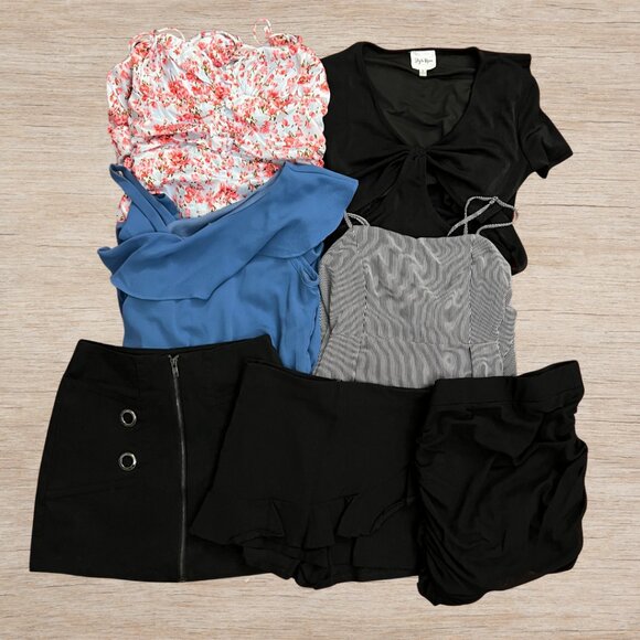 Lot of Women's Boutique Dresses/Skirts Size S/M Reseller's Wholesale Bundle - Picture 1 of 4